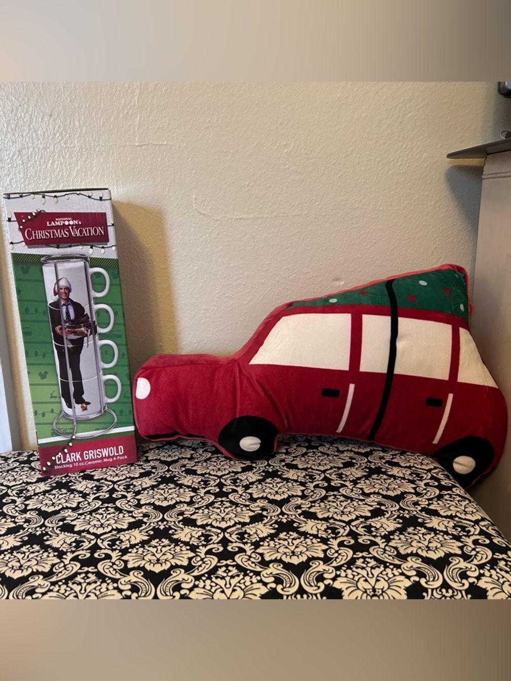 National Lampoons Christmas Vacation Clark Griswold Cup Set & Car w/ Tree Pillow